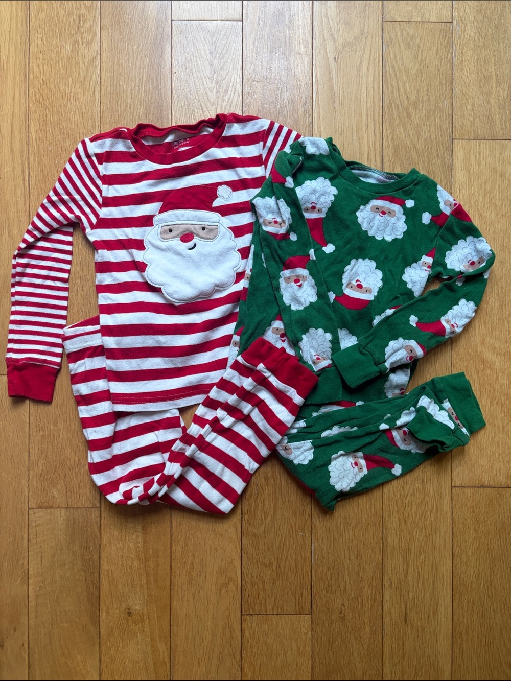 🎅Carter's Red & Green Santa Kids Pajama Set